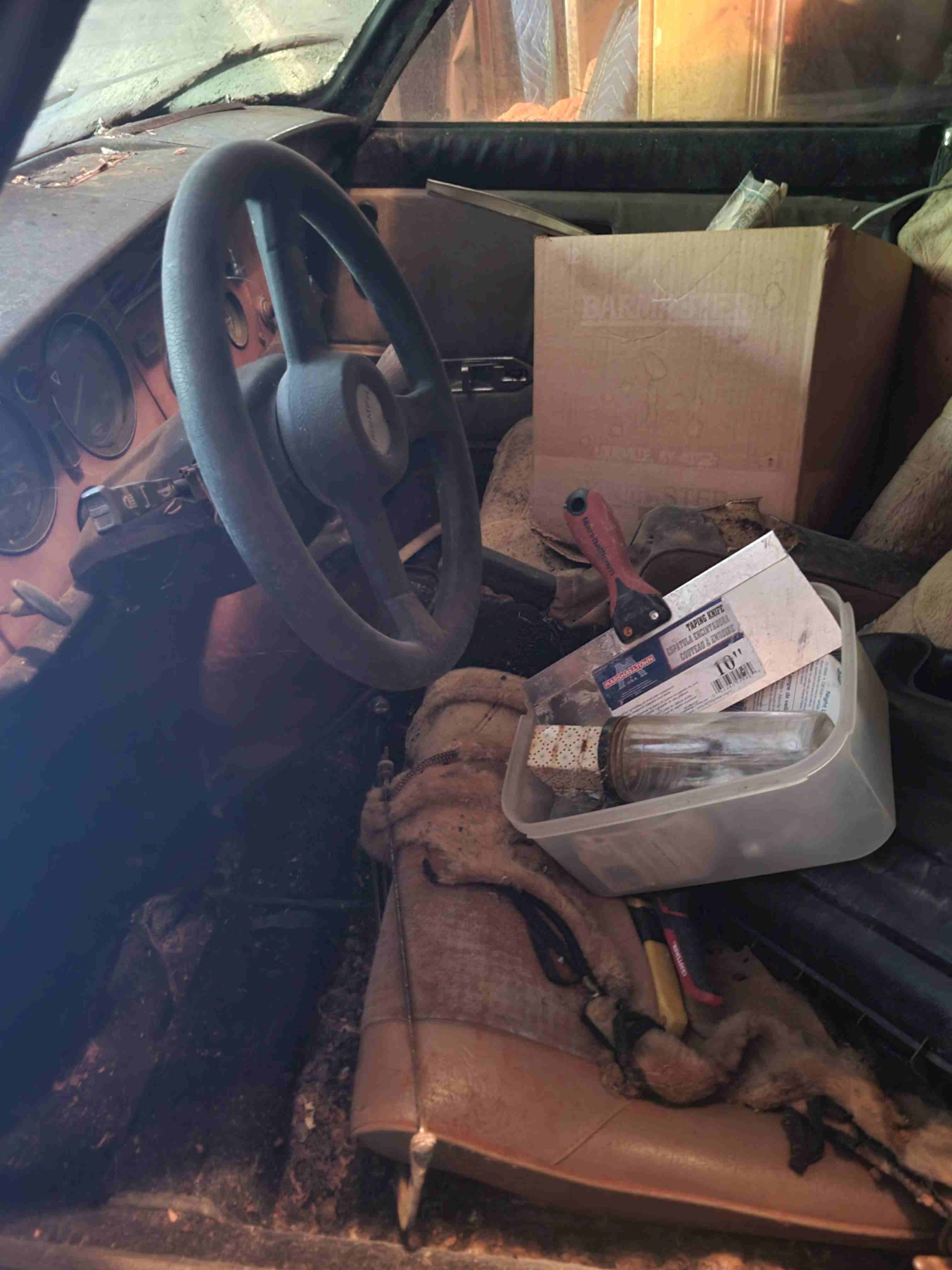 2022-06-03 Triumph Spitfire inside.jpg